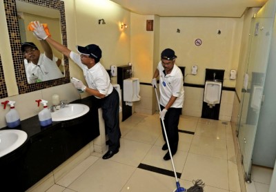 bersih-toilet.jpg